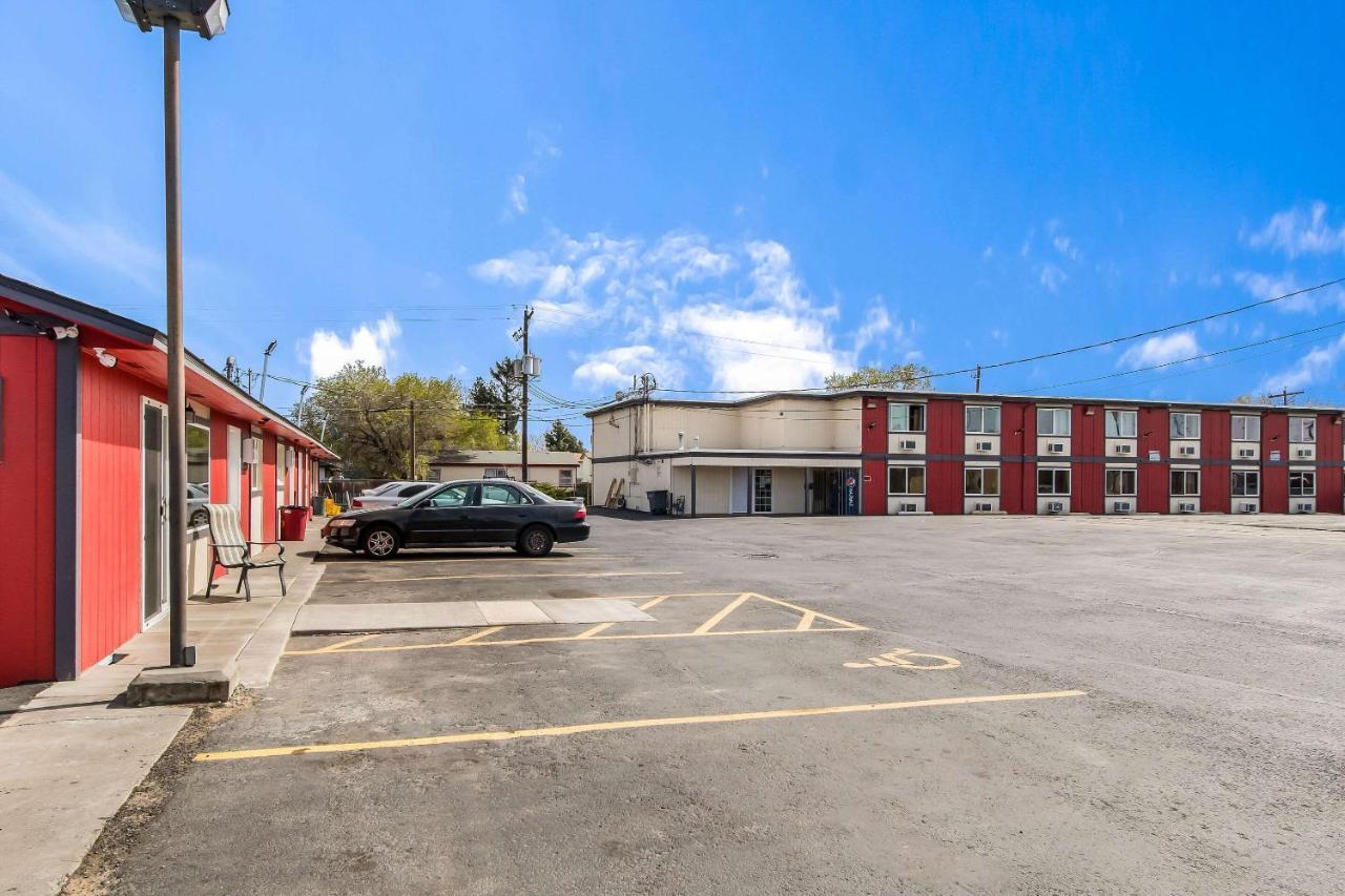 Rodeway Inn Yakima Exterior photo